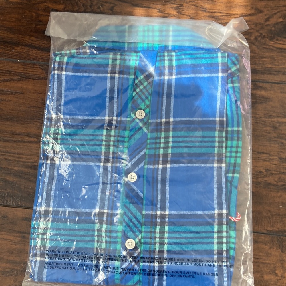 Women’s Flannel - Picture 4 of 4